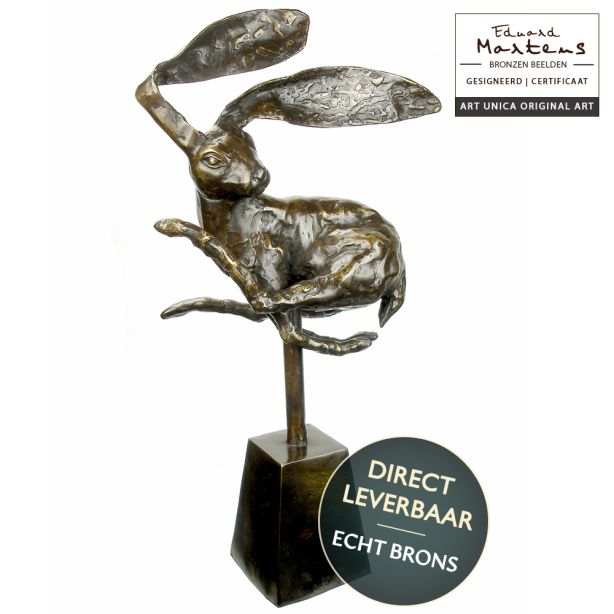 Bronzen Beeld Haas omkijkend Look at Me van Eduard Martens