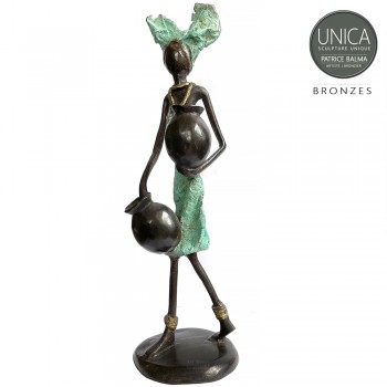 Bronzen beeld titel Onderweg Afrikaanse vrouw met twee waterkruiken