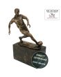 Voetballer bronzen beeld titel De Gouden Pass