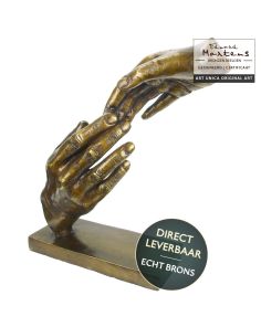 Reikende Handen bronzen 1beeld