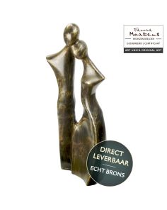 Bronzen beeld Together de verbintenis tussen Man en vrouw van Eduard Martens